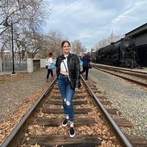 Meet your Posher, Vanessa